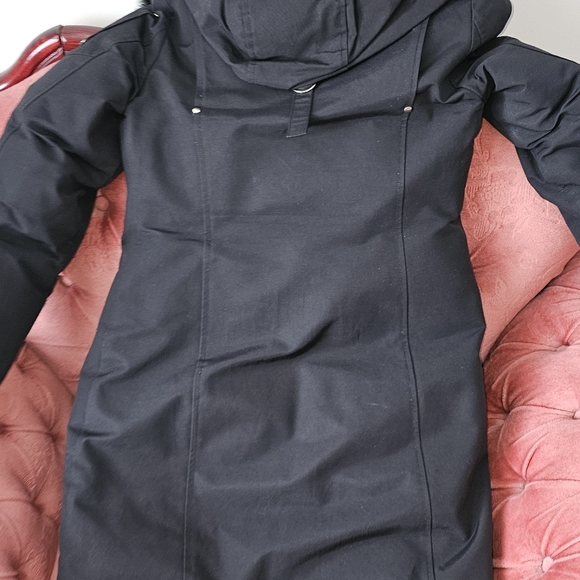 Authentic Women's Moose Knuckle Small Size Parka - Picture 7 of 8